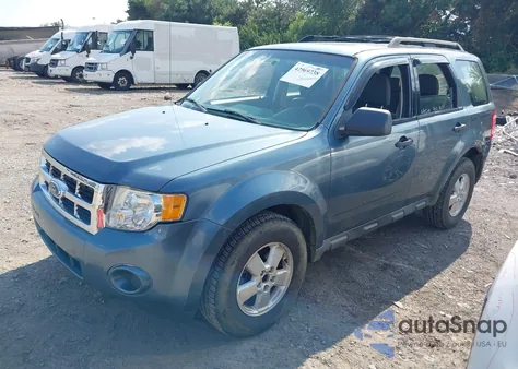 2010 Ford Escape Xls из США, поврежденный, VIN 1FMCU0C75AKA31711